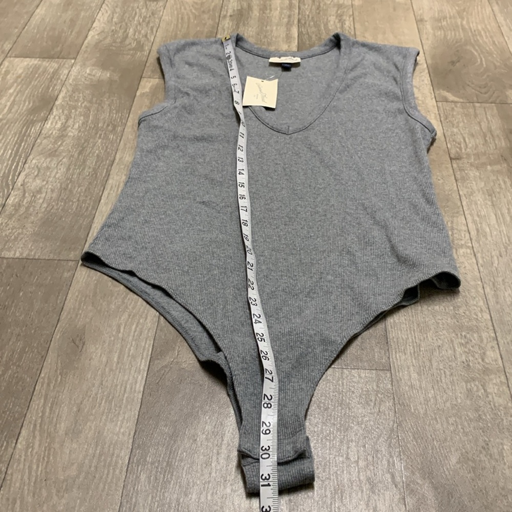 Womens NWT Universal Thread Ribbed V-Neck Heather Gray Sleeveless Bodysuit - Picture 6 of 7